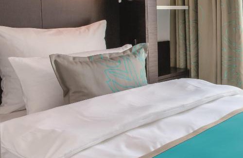Cannstatt-Mitte Hotel | Motel One Stuttgart-Bad Cannstatt