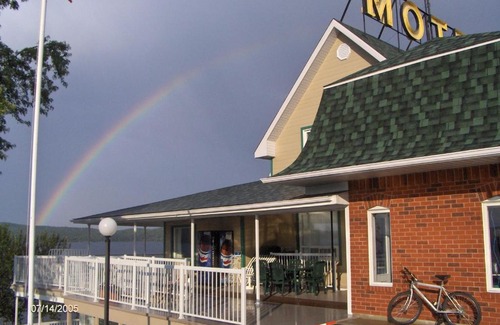 Cabano Hotel | Motel Royal