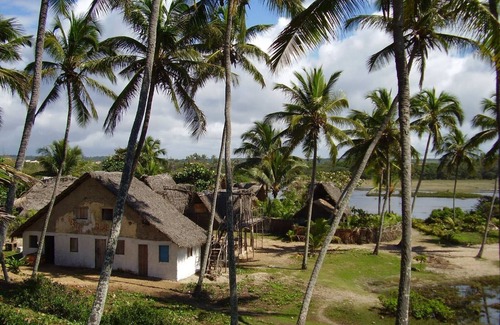 Arembepe House | Motorhome em uma das Melhores Praias do Litoral Norte da Bahia