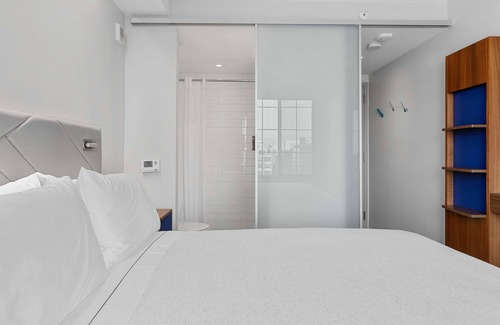 Chinatown Hotel | Motto by Hilton Washington DC City Center