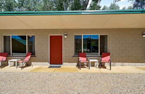 Zion National Park East Entrance Apartment | Mount Carmel Motel near Zion National Park