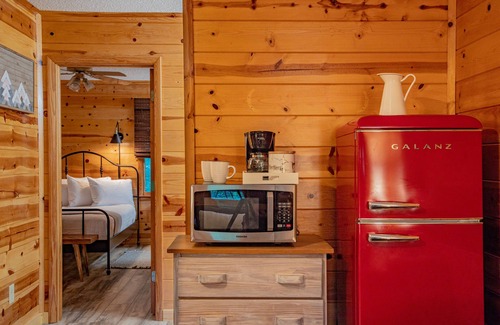 Burnsville Cabin | Mount Mitchell Eco Retreat