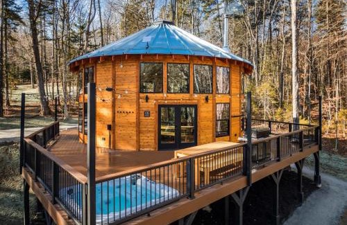 West Dover Villa | Mount Snow Yurt - Hot Tub, Wood Stove, WiFi, EVcharger