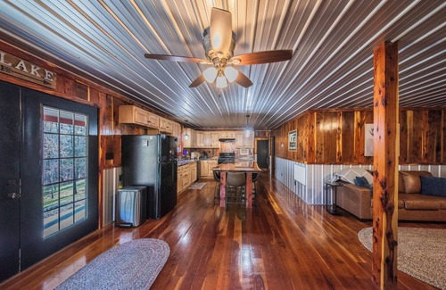 Kuttawa House | Mountain Cabin just off Lake Barkley in Kuttawa, KY