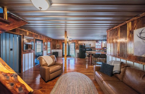 Kuttawa House | Mountain Cabin just off Lake Barkley in Kuttawa, KY