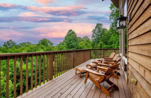 Robbinsville Ski Chalet | -Mountain Chalet Getaway with Breathtaking View Next to Tail of Dragon-