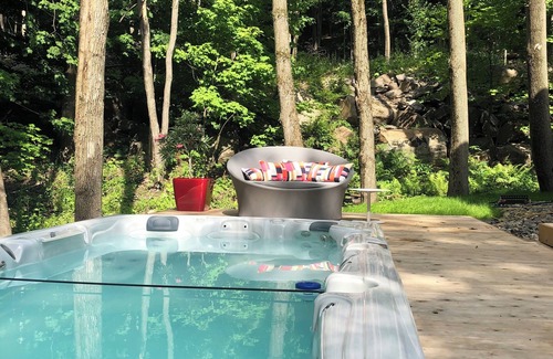 Shefford Ski Chalet | Mountain chalet with spa, ideal for families!