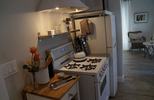 Broadmoor Cottage | Mountain Chic Cheyenne Cañon Cottage, Steps to The Broadmoor & Amazing Hiking!