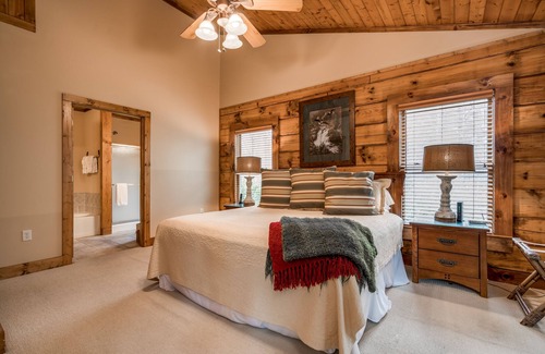 Sapphire Cabin | Mountain Club - Rustic Mountain Surroundings