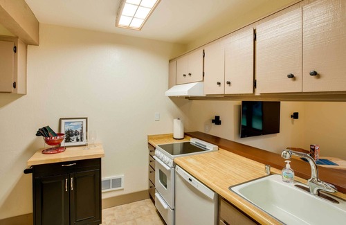 Kirkwood Condo | Mountain Condo w/Fireplace in Kirkwood Ski Resort