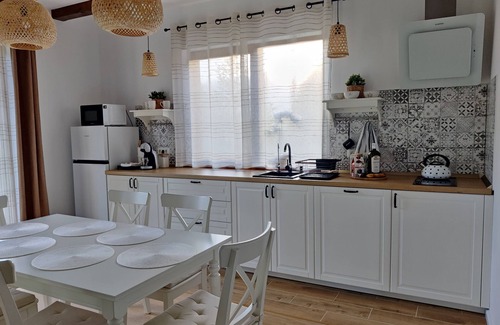 Bran Cottage | Mountain cottage, with garden and barbeque, near Bran Castle