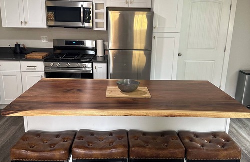 Rogue River Apartment | Mountain creekside retreat Unit A