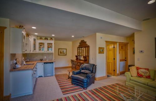 Mill Spring House | Mountain Dream 3 Bed, Sauna, & Stunning Views