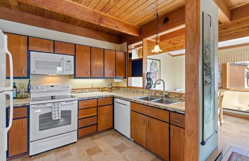 Keystone House | Mountain Escape: Comfy 2-Bedroom Condo with Easy Shuttle Access to Ski Lifts