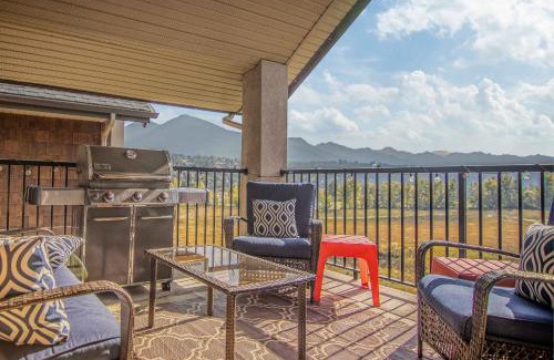 East Kootenay Apartment | Mountain getaway condo - 5 min walk to the beach!