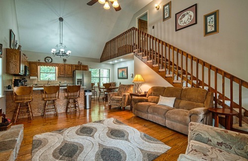 Hiawassee Cabin | Mountain Hollow - Hot Tub