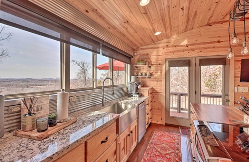Mountain Home Cabin | Mountain Home Cabin Rental w/Fire Pit!