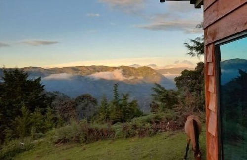 Montebello Cabin | Mountain horse cabin surrounded by nature