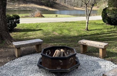 Almond House | Mountain Lake House - Hot tub, fire pit, fish and swim!