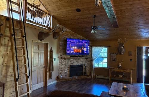 Franklin Springs Villa | Mountain Lodge Ask about our land !