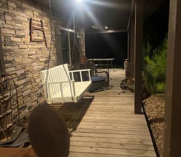 Franklin Springs Villa | Mountain Lodge Ask about our land !