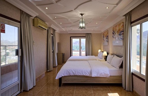 Masafi Villa | Mountain Majesty 4 Bed Home - BBQ Retreat