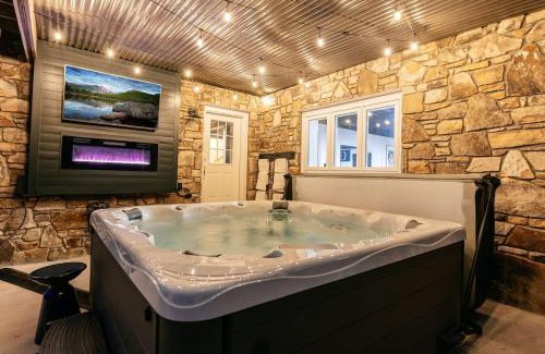 Skyland House | Mountain Mansion Estate Luxurious Family Fun