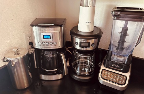 Frisco House | Mountain Modern Loft I Pet Friendly I Walk to Whole Foods I Skating Pond Access