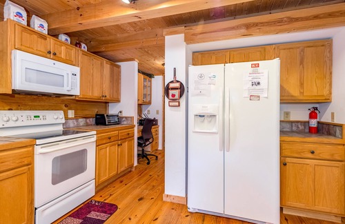 Lake Lure House | Mountain resort cabin - on-site golf, pools, sports courts - dog-friendly