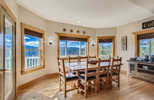 Black Hawk House | Mountain Retreat/Deck, Views/Sleeps 10