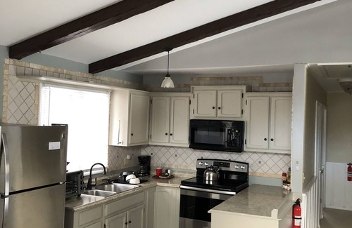 Tannersville House | Mountain retreat hike, zip line