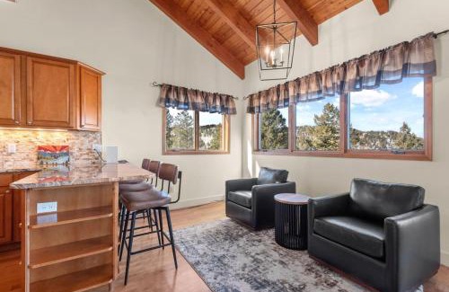 Pleasant Park Corridor House | Mountain Retreat Sleeps 10 with Pool Table and Arcade