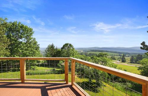 Tunkhannock House | Mountain Retreat Stunning Views Hot Tub Fire Pit