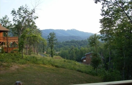 Murphy Ski Chalet | *Mountain Serenity*
