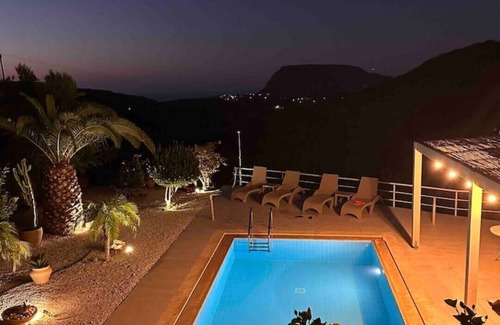 Skotino Villa | Mountain side oasis with view and pool