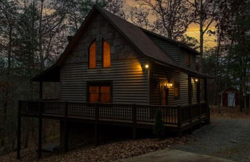 Mineral Bluff Villa | Mountain Therapy Gas fireplace hot tub firepit comfy beds