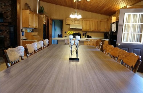 Huntingdon House | Mountain Top Getaway, Panoramic View!