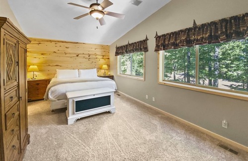 Meadow View Heights Cabin | Mountain Trail Cabin 5BDRM, 4.5 Bth with fireplaces, nice deck, near UTV trails