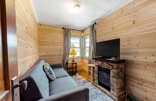 Thornton Cabin | Mountain-view cabin with porch, firepit, fireplace, WiFi & seasonal pool