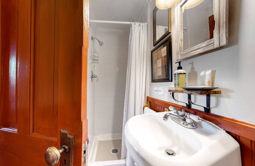 Thornton Cabin | Mountain-view cabin with porch, firepit, fireplace, WiFi & seasonal pool
