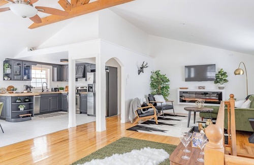 Hensonville Ski Chalet | Mountain View Chalet w/Hot Tub, Fire Pit, BBQ, EV