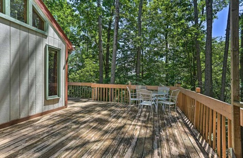 Bushkill House | Mountain View Cottage