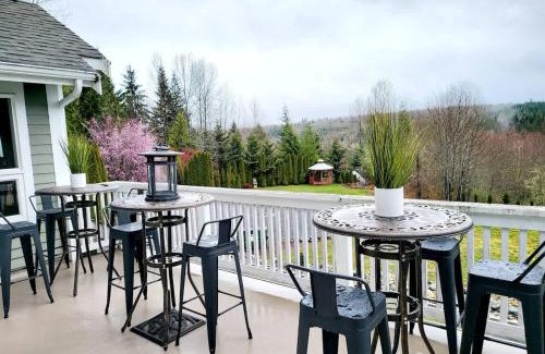 Snohomish House | Mountain View Estate Forest Hot Tub Full Arcade