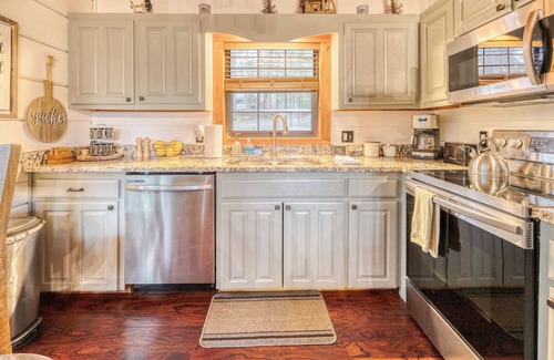 Blue Ridge Cabin | ⭐️ Mountain view hot tub game table dogs welcome ⭐️