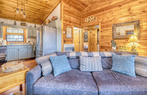 Blue Ridge Cabin | ⭐️ Mountain view hot tub game table dogs welcome ⭐️
