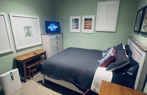 Upland Bed & Breakfast | Mountain View house upland shared room