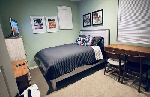 Upland Bed & Breakfast | Mountain View house upland shared room