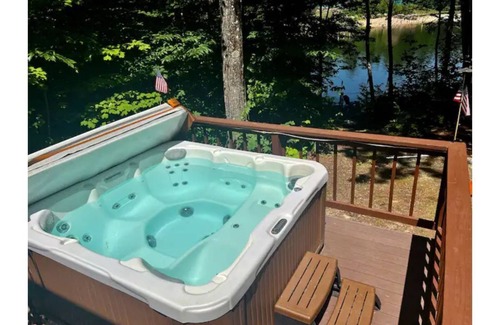 Campton Ski Chalet | Mountain View, Lake, Private Dock, Pool&amenities