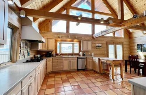 North Powder House | Mountain View Lodge, Sleeps 14, Near Anthony Lakes