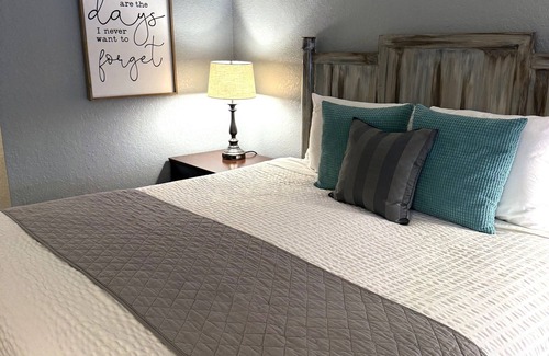 Wapato Point Hotel | Mountain View Lodge and Resort